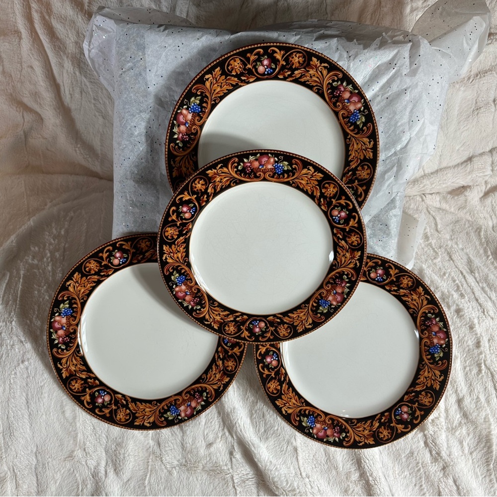 Set of 4 Vitromaster "Abundance" Dinner Plates‎ - Retired 1993 Pattern